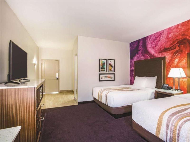 Hotel La Quinta By Wyndham Chambersburg Exterior foto