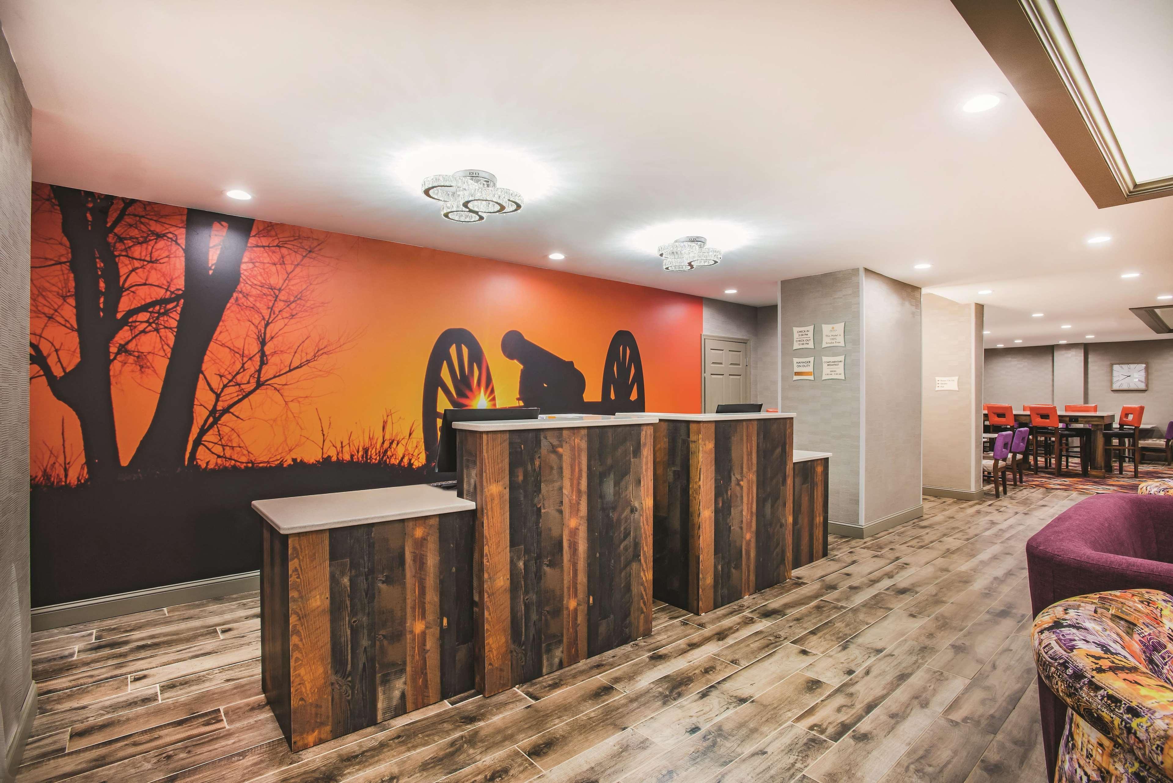 Hotel La Quinta By Wyndham Chambersburg Exterior foto